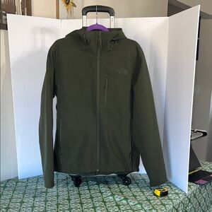 The North Face Men's Forest Green Performance Jacket